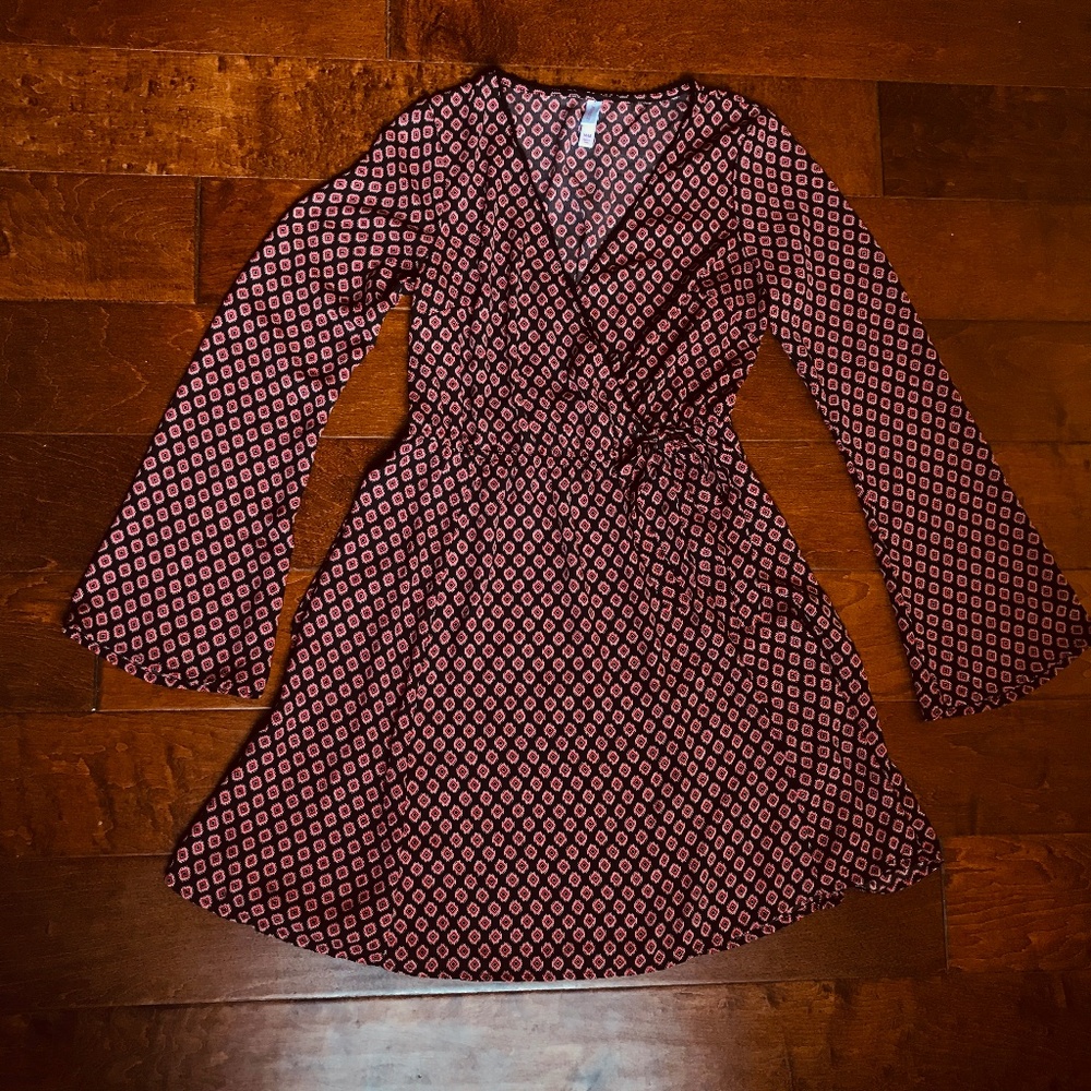 Xhilaration bell sleeve faux wrap dress • medium